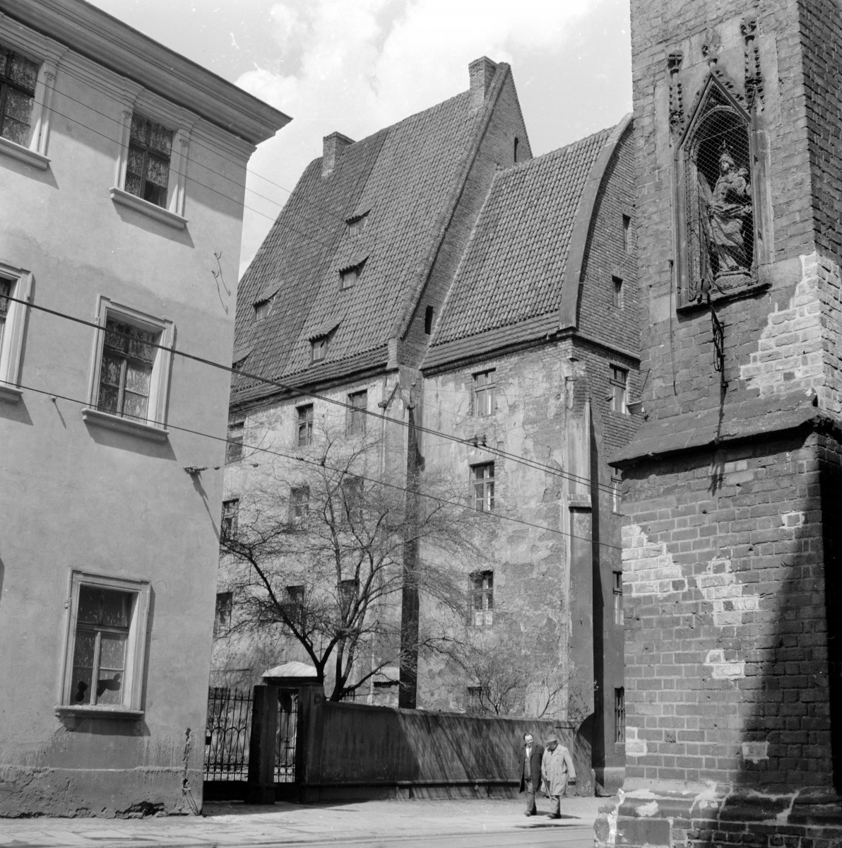 kamienica - elewacja płd., skan 1