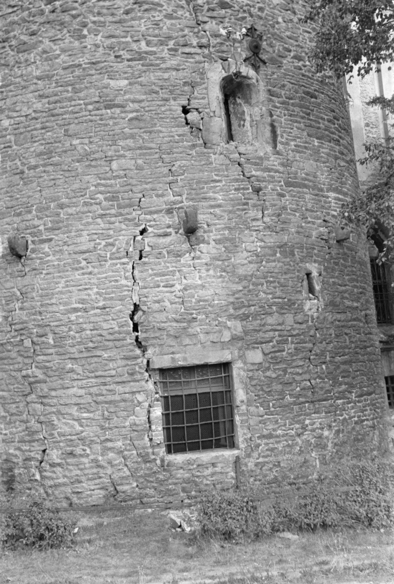 rotunda św. Gotarda tzw. kościół polski - wieża fragmnet dolny, skan 1