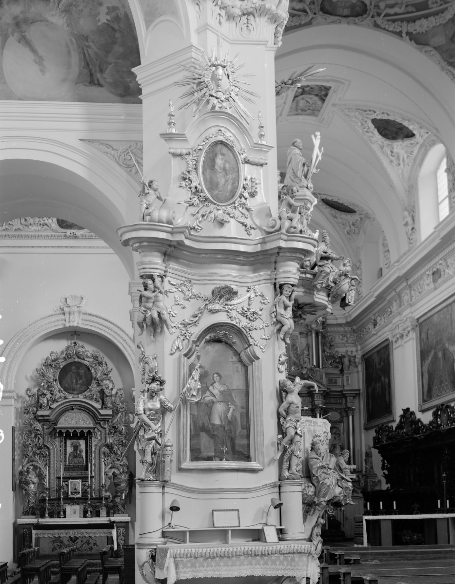 Kościół pw. NMP i św. Mikołaja - ołtarz boczny przy tęczy z lewej strony., skan 1