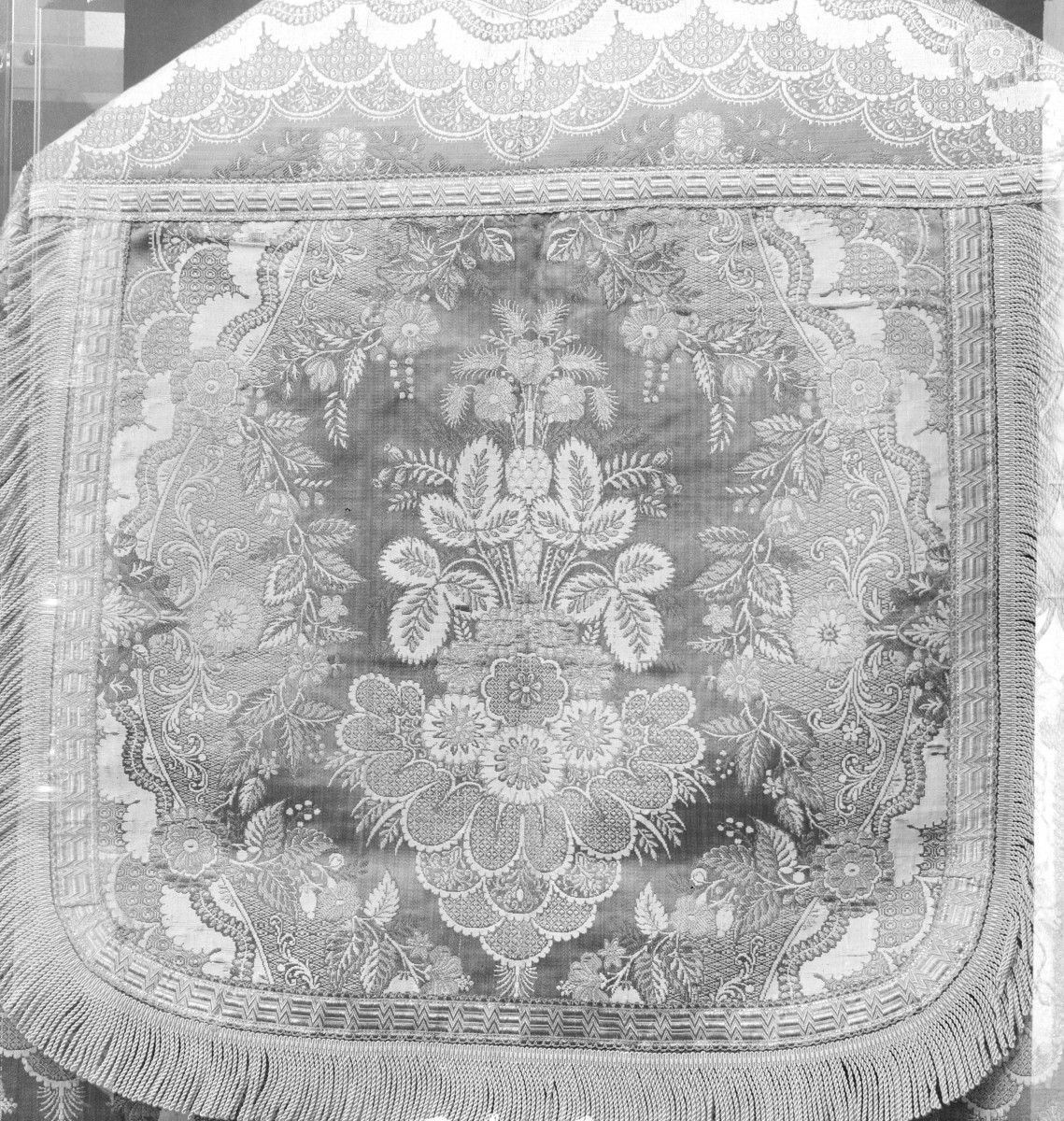 Skarbiec katedralny - Kapa. Francja (?). ok. 1700 - 1720 rok. Kaptur kapy., skan 1