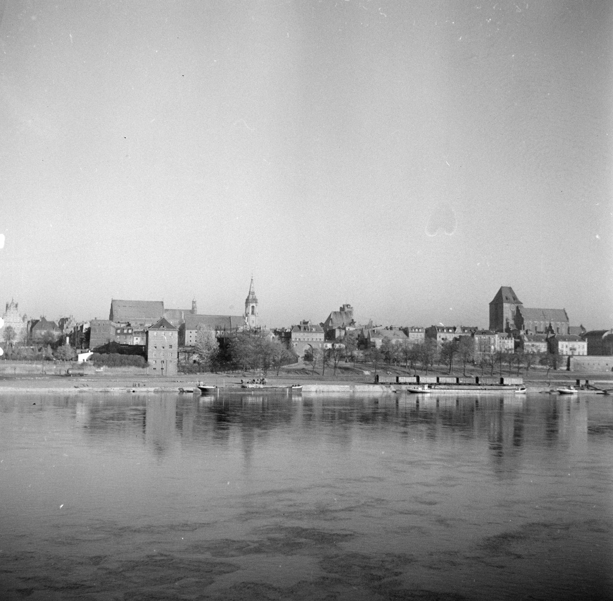 panorama miasta od płd. od strony Wisły, skan 1