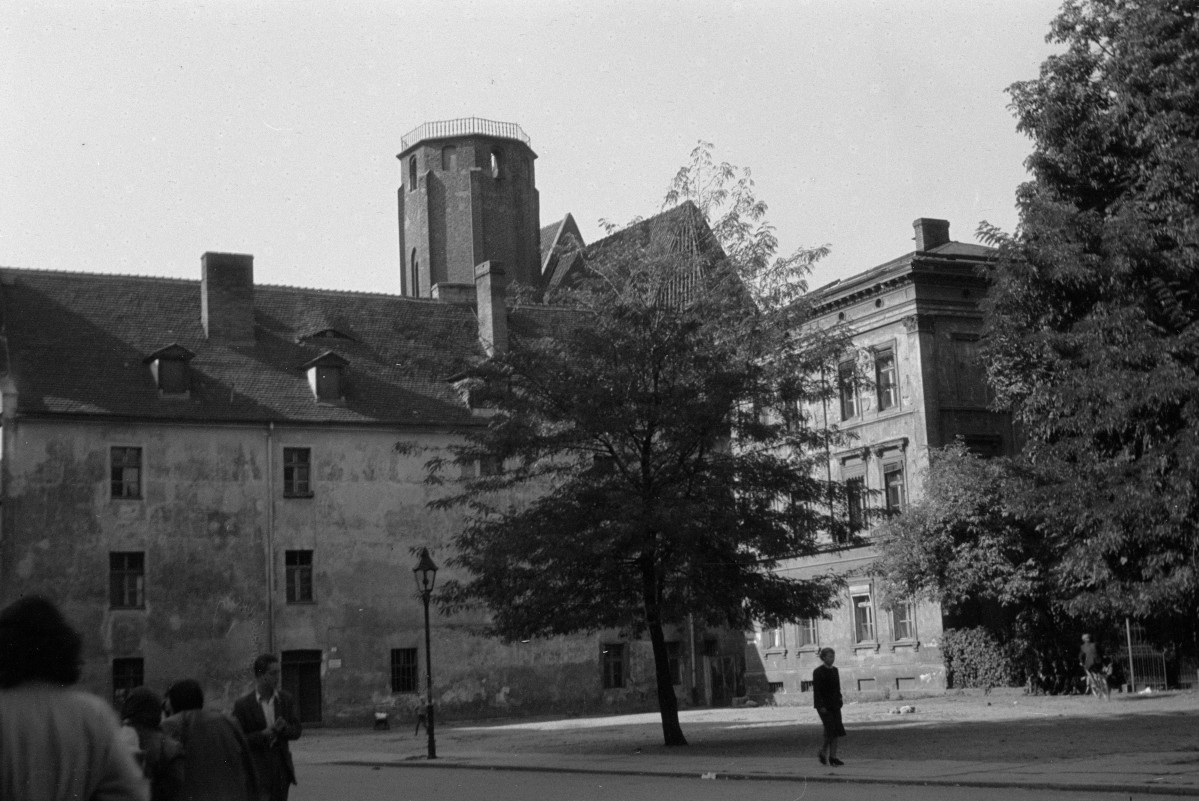 Plac Nankiera, kościół Św. Wincentego, skan 1