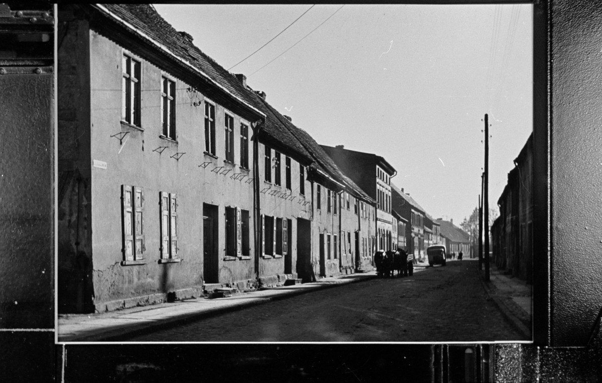 kamienice - elewacje frontowe, skan 1