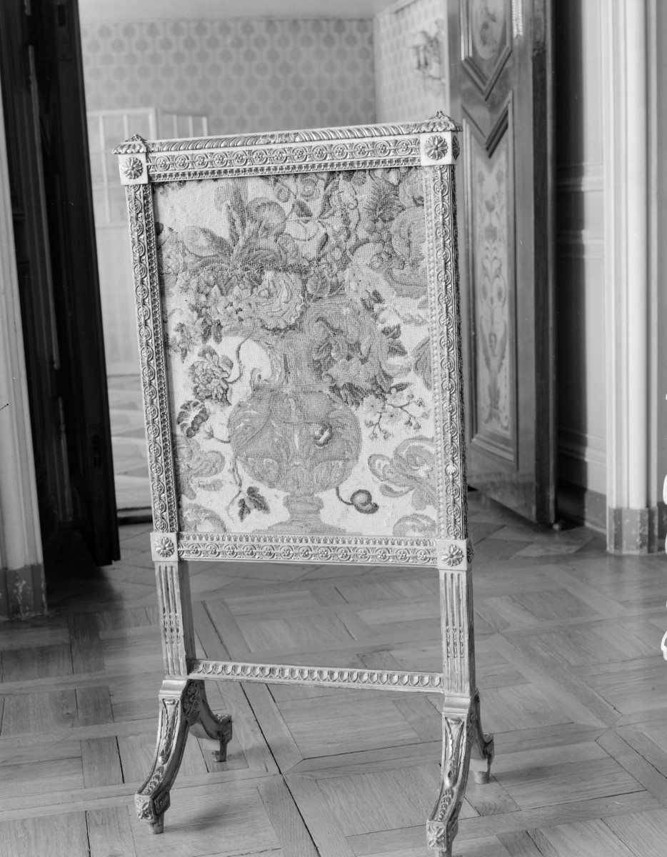 zamek magnacki Lubomirskich i Potockich - wnętrze - piętro I - Salon Paradny - ekran, skan 1