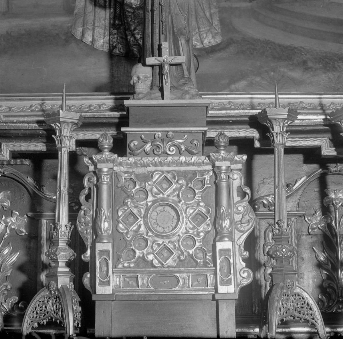 Katedra pw. św. Marcina i Mikołaja - fragment ołtarza św. Antoniego, relikwiarz, skan 1