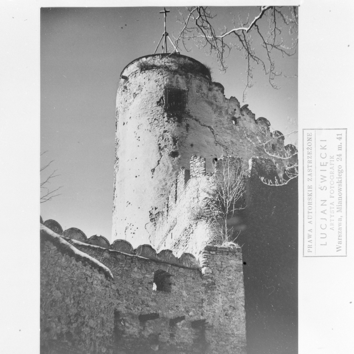 zamek Chojnik - baszta i mur obronny, skan 1