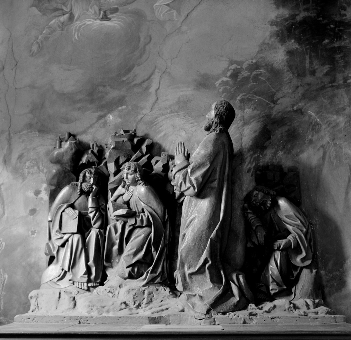 kościół św. Katarzyny Aleksandryjskiej - kruchta zachodnia, płaskorzeźba "Chrystus w Ogrójcu", skan 1