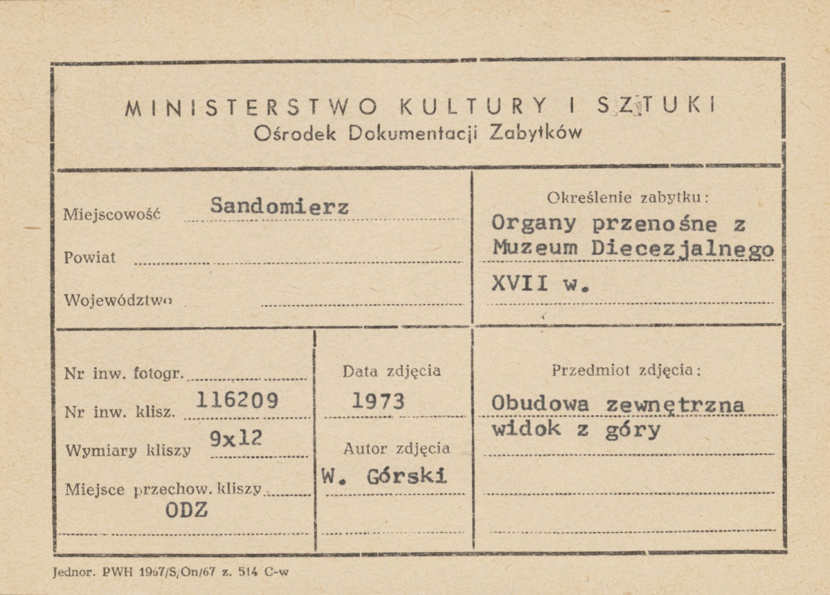 Muzeum Diecezjalne - organy przenośne, obudowa zewnętrzna, widok z góry - metryczka, skan 1