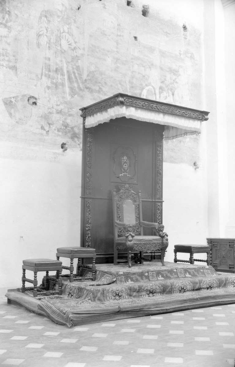 archikatedra pw. Świętej Trójcy, Gdańsk-Oliwa - zespół pocystersko-katedralny - wnętrze: tron biskupi, skan 1