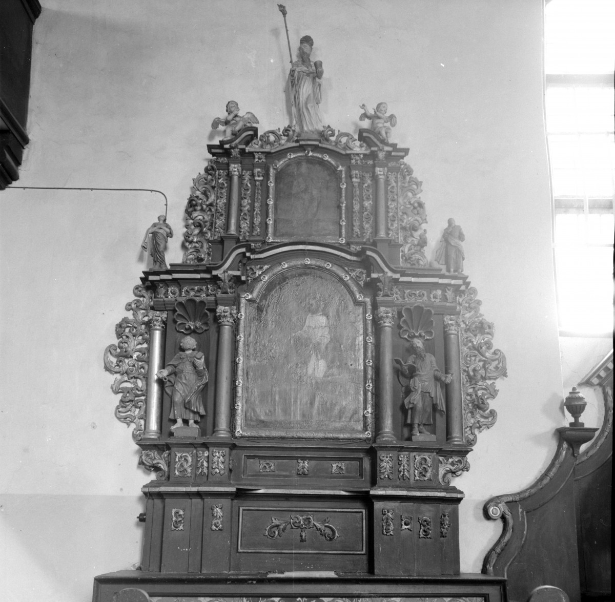 kościół filialny pw. św. Wawrzyńca - ołtarz boczny, skan 1