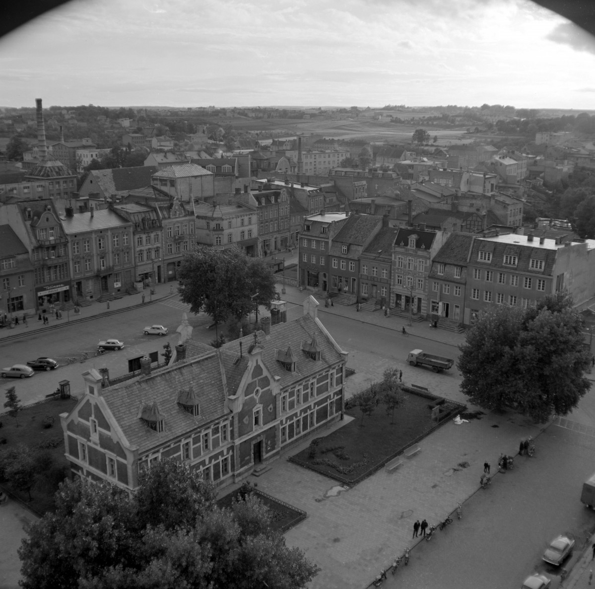 panorama rynku z wieży kościoła poewangelickiego, ratusz - odcinek B, skan 1