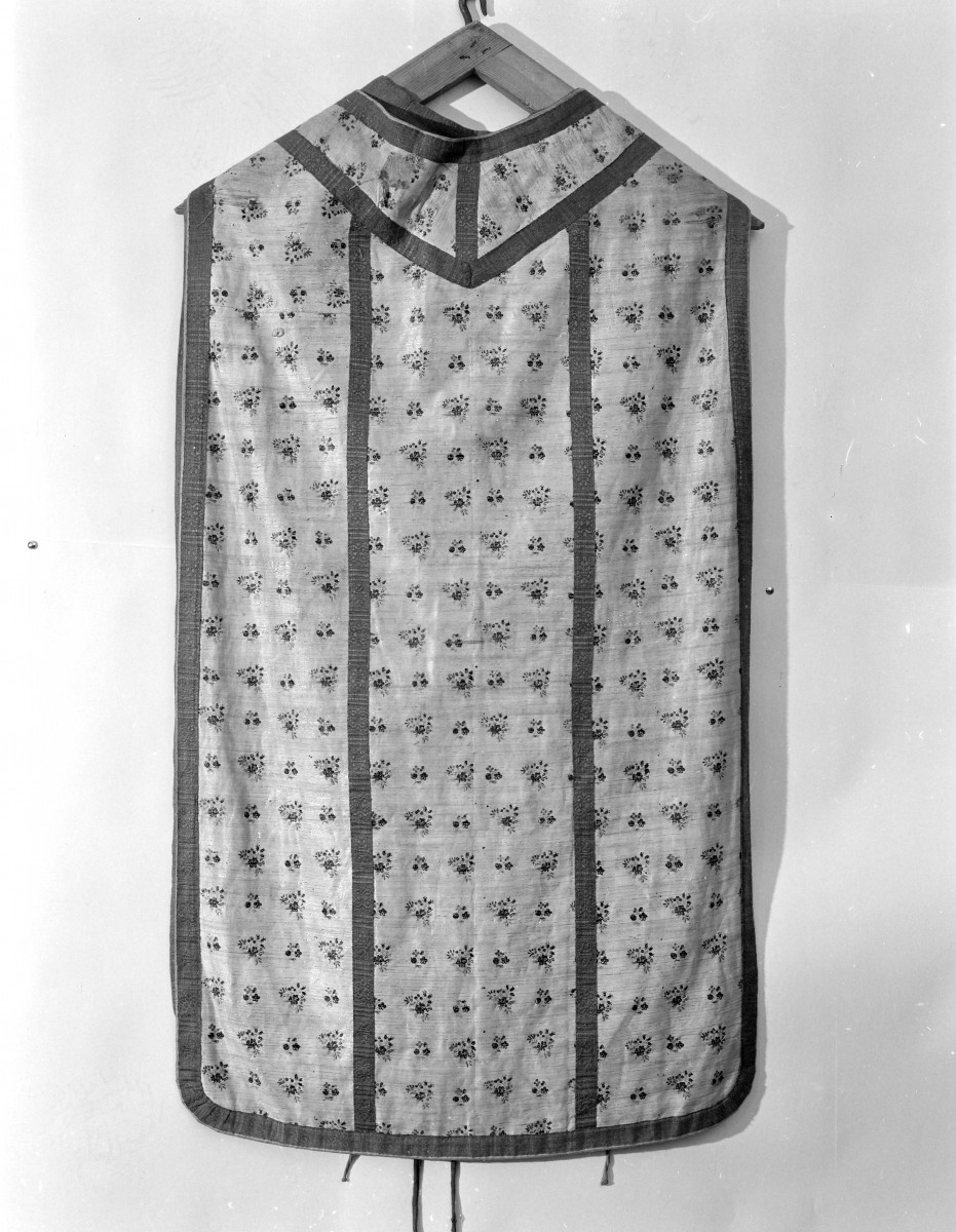 klasztor Benedyktynek - zbiory - ornat, skan 1