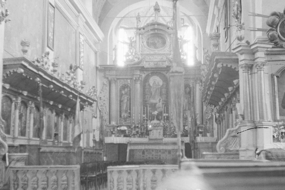 opactwo, kościół, prezbiterium, ołtarz, skan 1