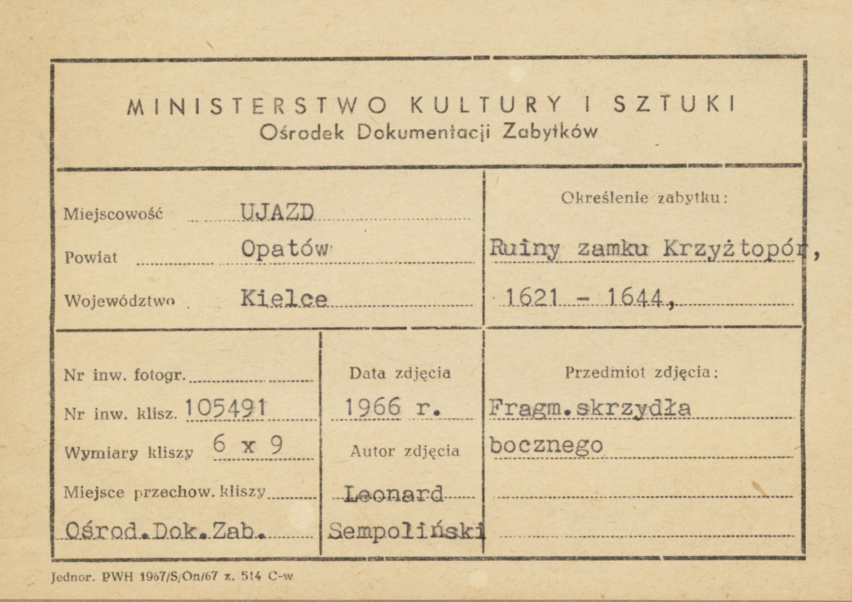 Ruiny zamku  Krzyżtopór  -  fragment skrzydła bocznego - metryczka, skan 1