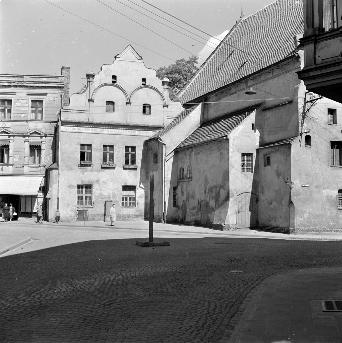 dawna szkoła ewangelicka - elewacja wschodnia, skan 1