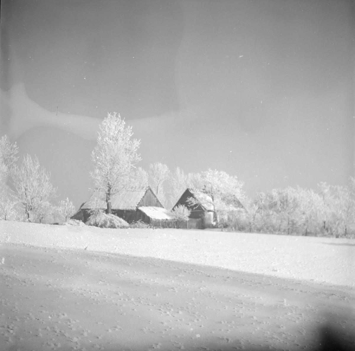 dom mieszkalny - fragment zabudowy wsi, skan 1