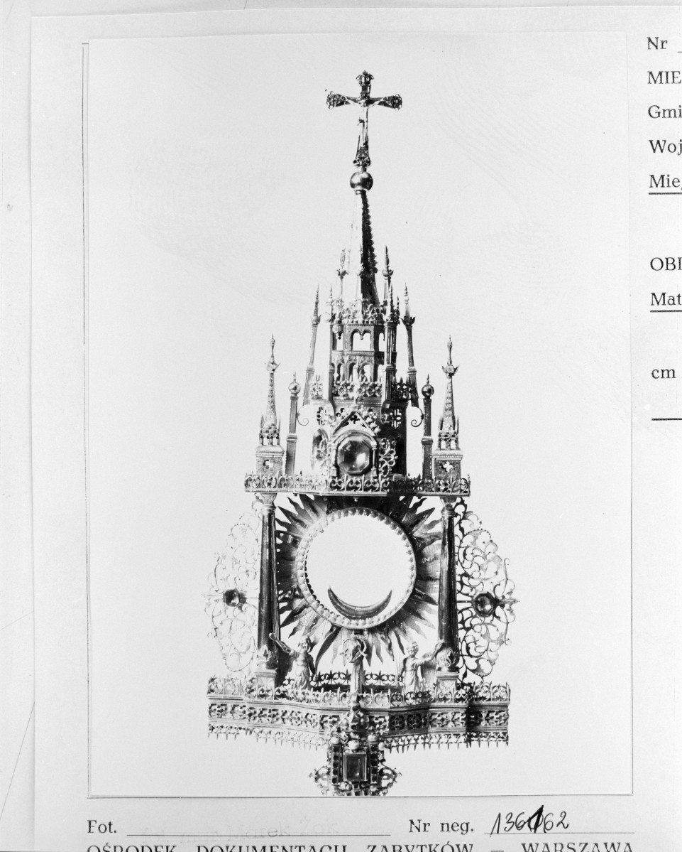 kościół pw. Wniebowzięcia NMP - zbiory - monstrancja - awers górnego fragmentu, skan 1