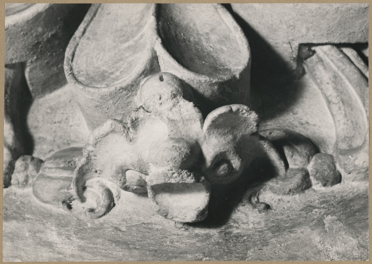 Kaplica Firlejów - fragment dekoracji niszy, skan 1