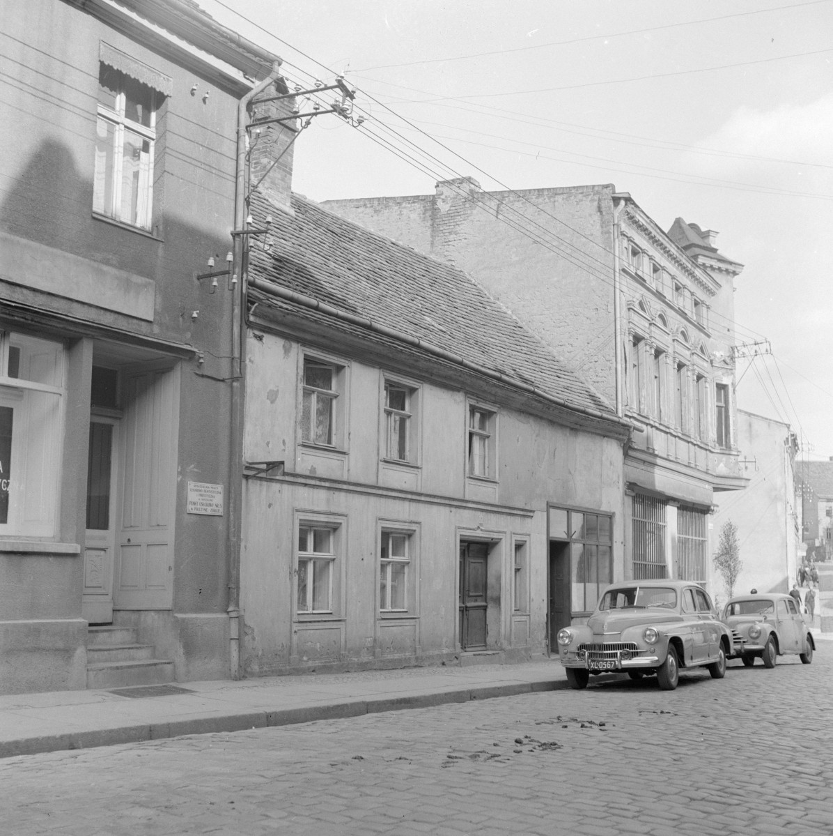 kamienica dawna ul. 20 października 13 - elewacja frontowa, skan 1