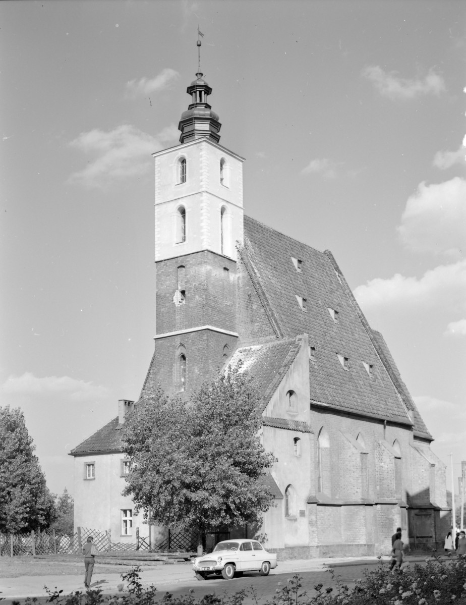 kościół pw. św. Krzysztofa - widok od południowego-zachodu, skan 1