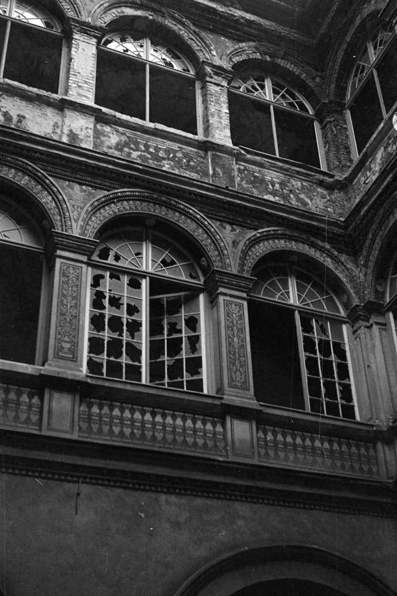 pałac Promnitzów - krużganki, skan 1