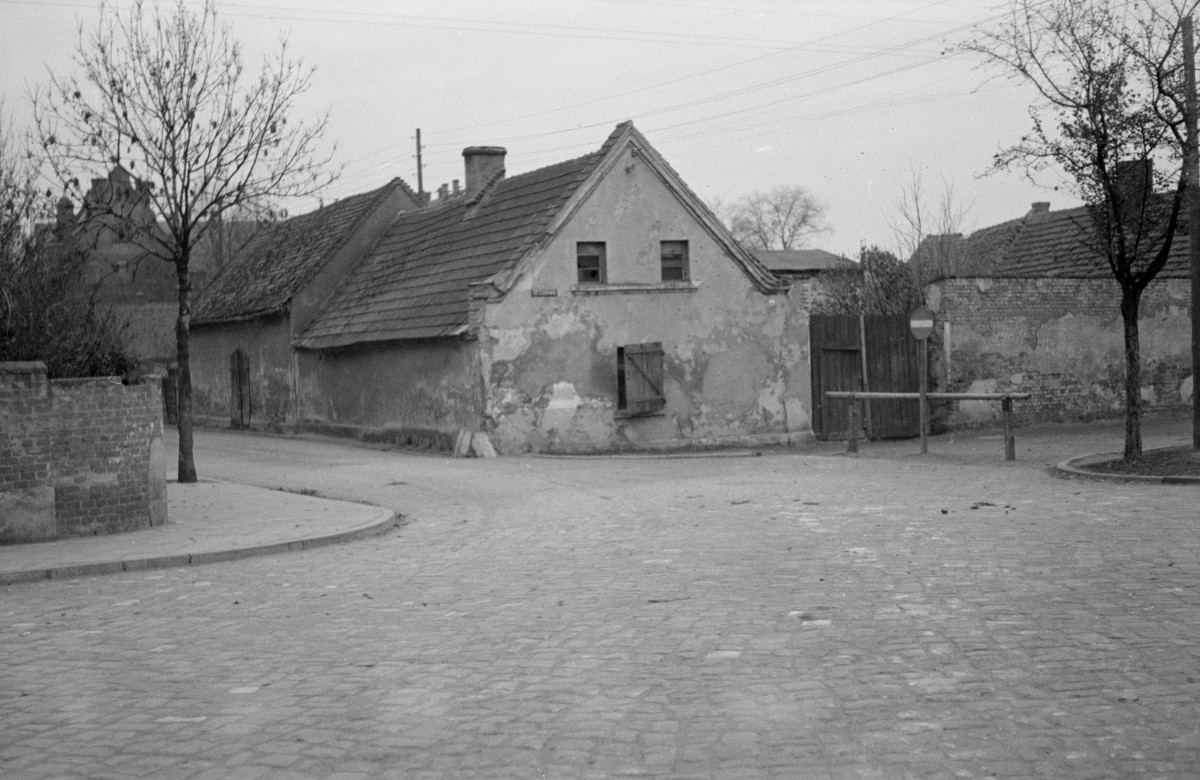 dom z XIX wieku. widok ogólny, skan 1