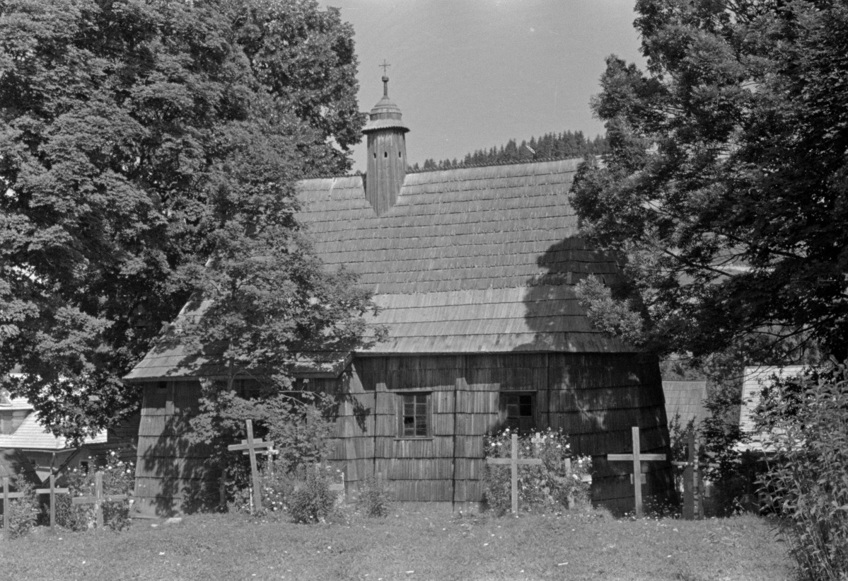 kościół pw. św. Elżbiety Węgierskiej - elewacja boczna, skan 1