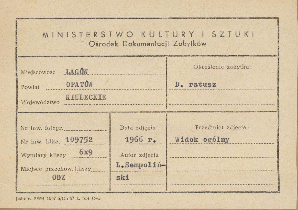 Widok ogólny na d. ratusz - metryczka


, skan 1