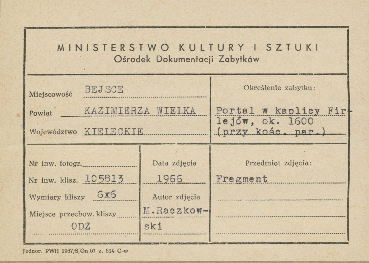 Kaplica Firlejów - portal - fragment - głowica pilastra - metryczka, skan 1