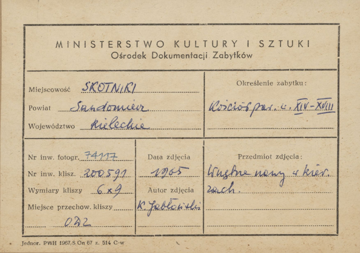 Kościół parafialny - wnętrze, widok nawy w kierunku chóru - metryczka, skan 1