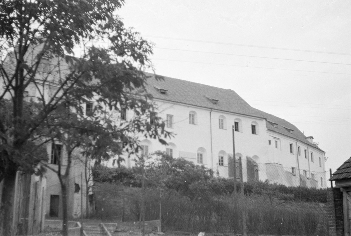 opactwo, fragment zabudowy klasztoru, skan 1