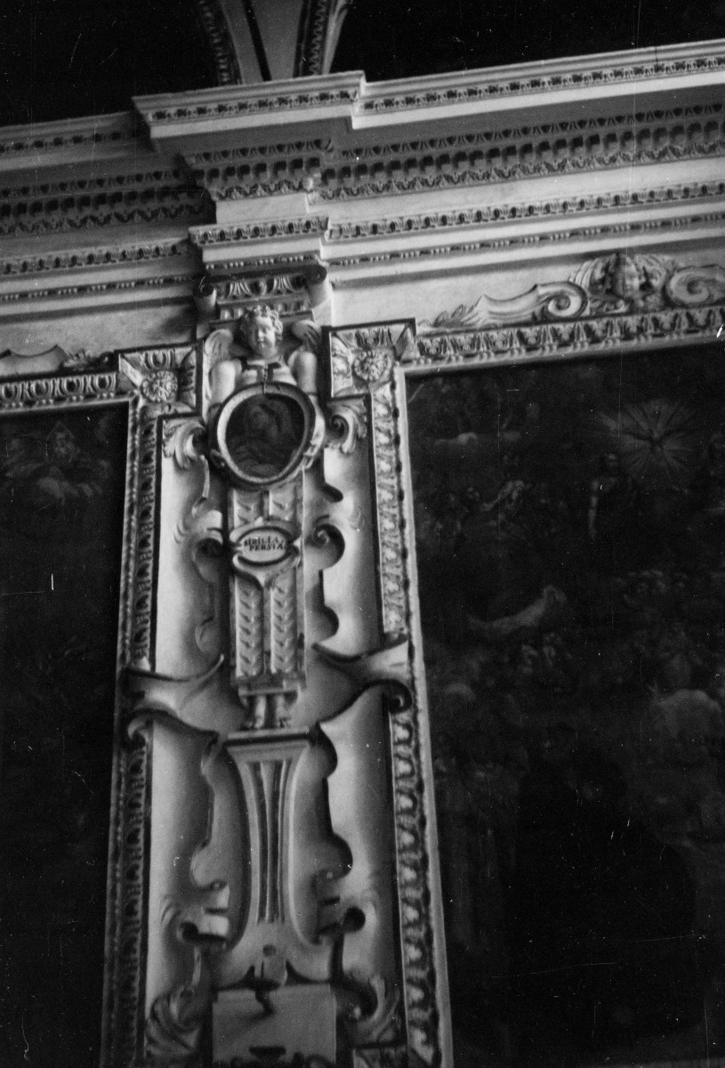 kościół przy klasztorze - fragment dekoracji wewnętrznej, skan 1