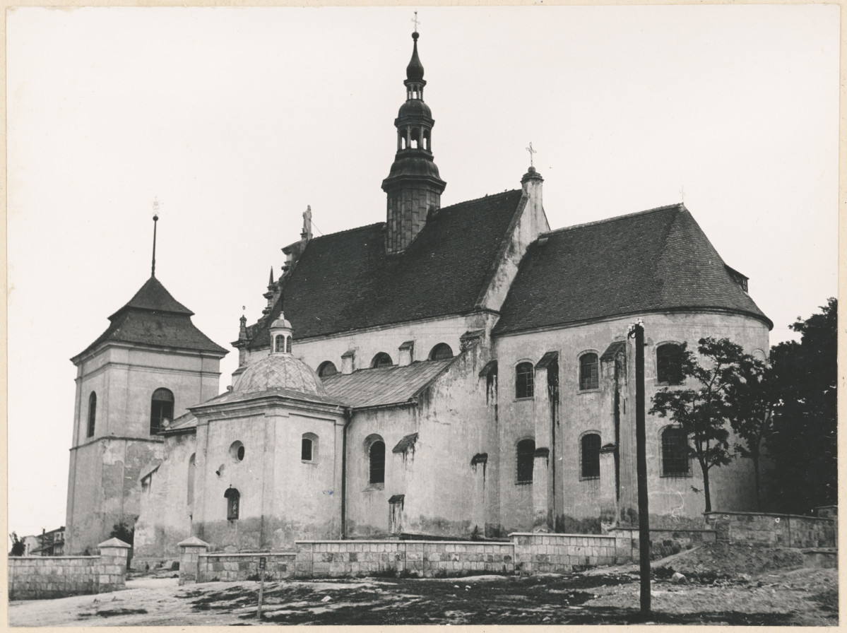 Kościół parafialny - widok ogólny od płd. - wsch. , skan 1