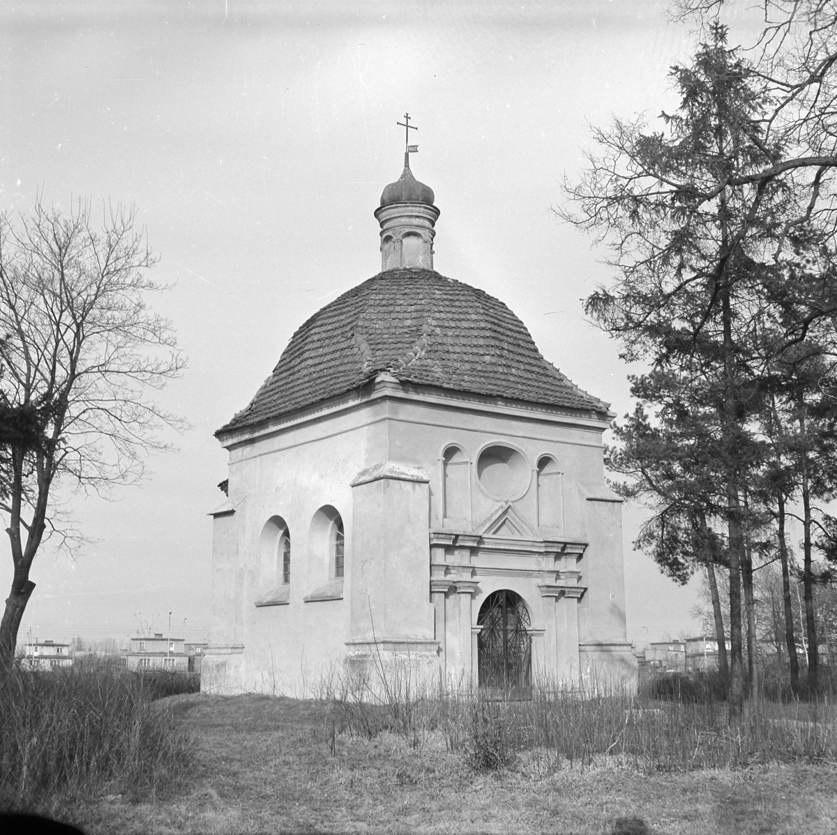 klasztor Franciszkanów - Kalwaria Pakoska - kaplica Heroda - elewacja, skan 1