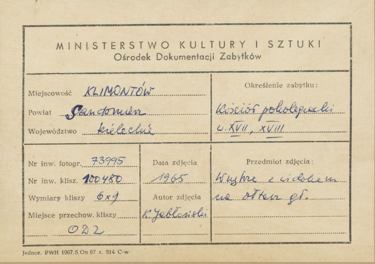 Kościół parafialny - wnętrze, widok nawy w kierunku ołtarza głównego - metryczka, skan 1