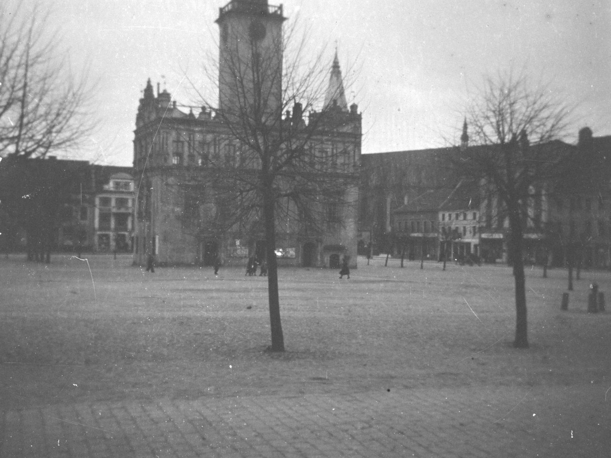 rynek - ratusz, skan 1