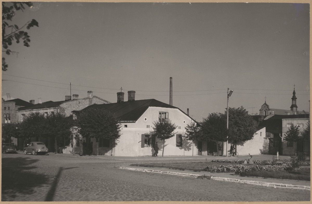 Miasto - Plac Kilińskiego, fragment, widok zabudowy

 , skan 1