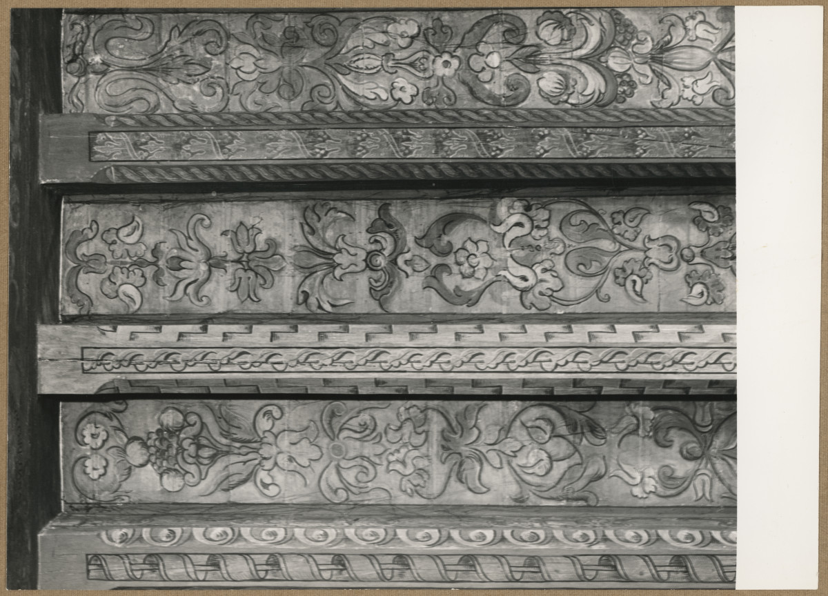 Pałac biskupów - wnętrze , d. komnata biskupia, fragment polichromii stropu , skan 1