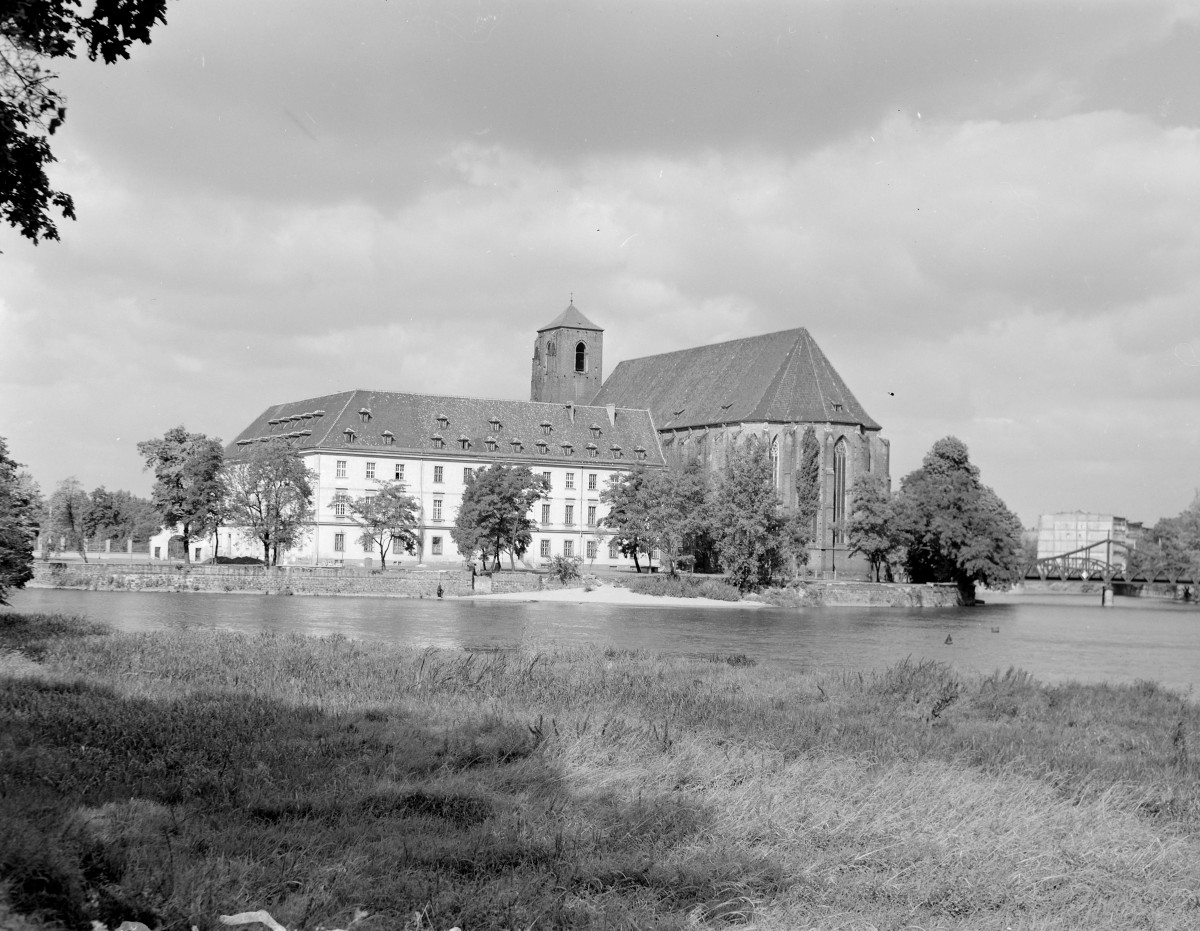 Ostrów Tumski - Kościół Rzymskokatolicki pw. NMP, widok ogólny, skan 1