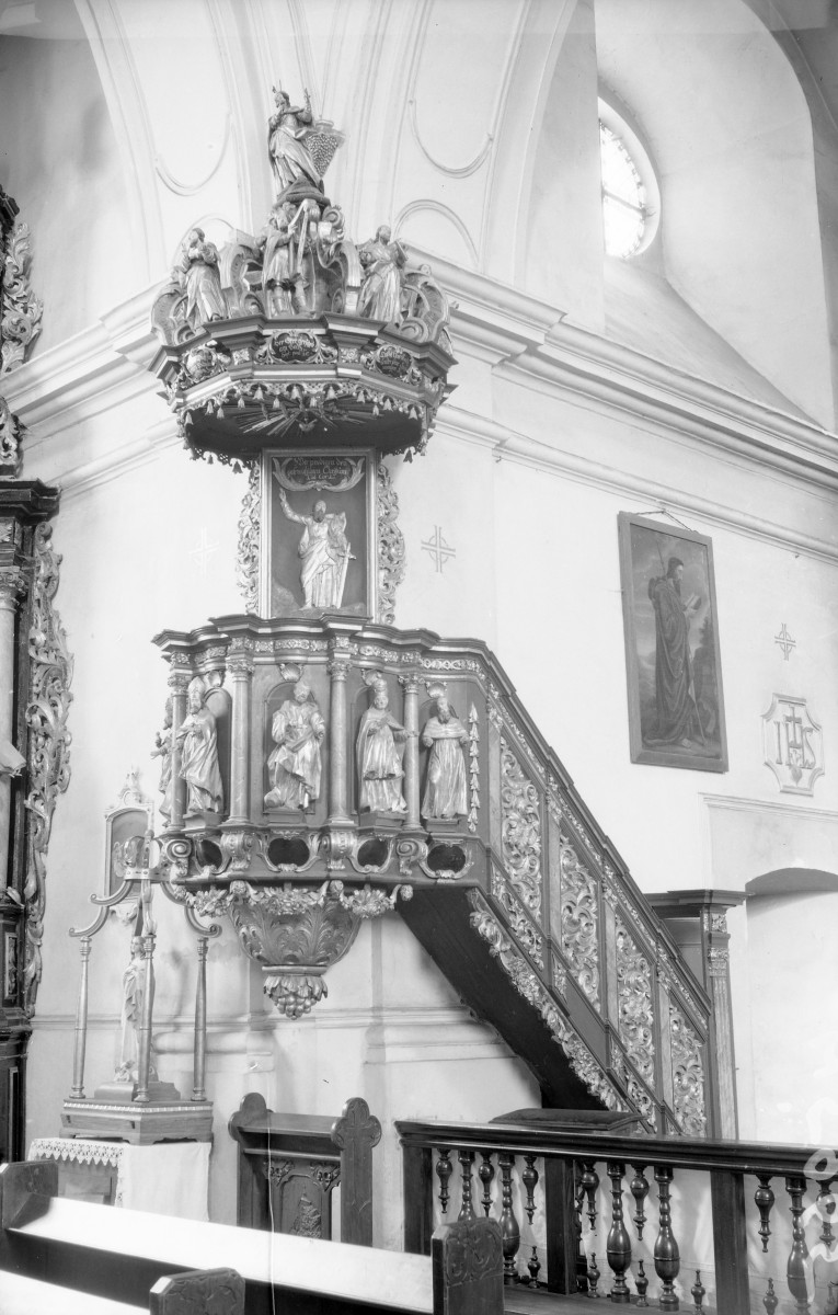 Kościół św. Krzyża - ambona wykonana w 1745 roku przez Jana Freya., skan 1