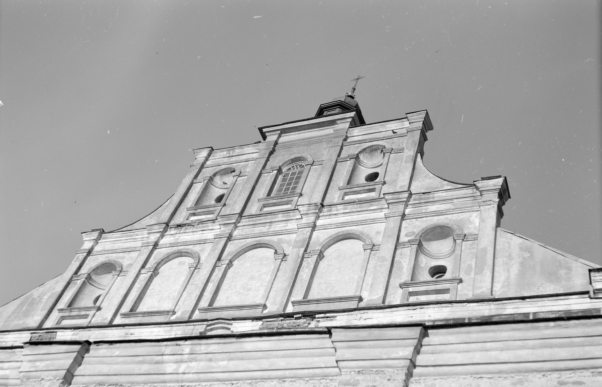 kolegiata - szczyt prezbiterium, skan 1
