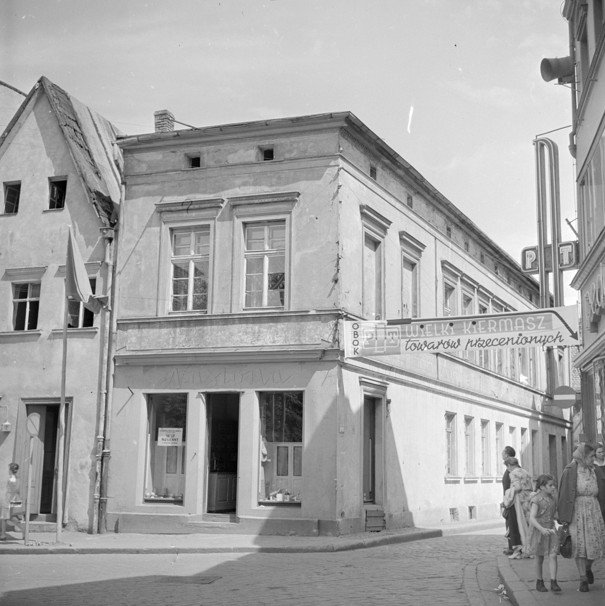 kamienice - elewacje boczne i frontowe, skan 1