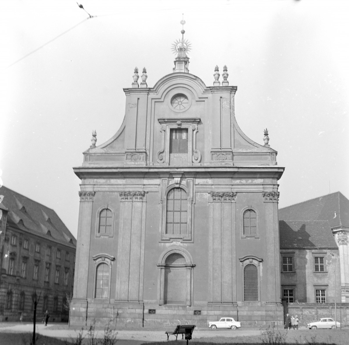 Kościół Imienia Jezu - elewacja frontowa, skan 1