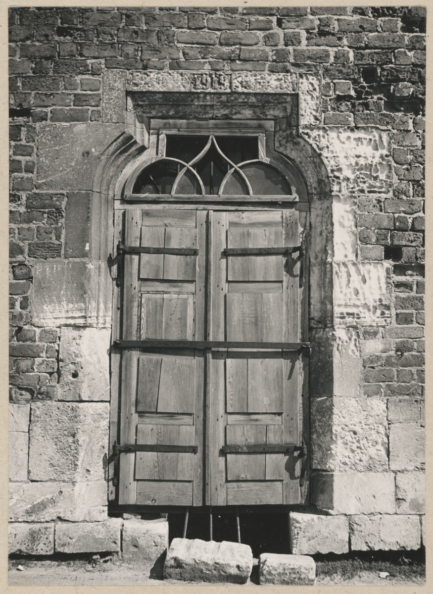 Dom Długosza -  portal w elewacji zach. , skan 1