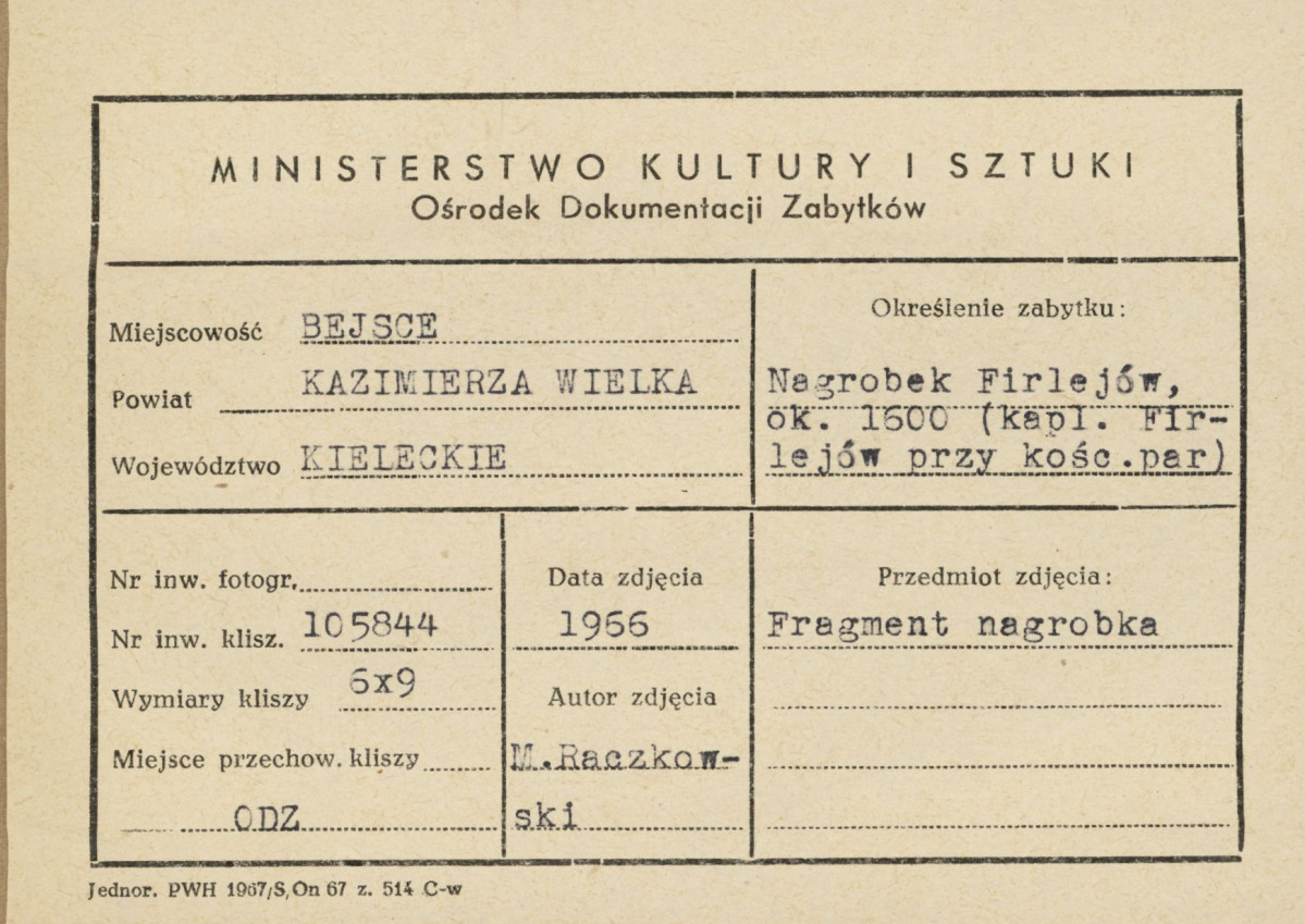 Kaplica Firlejów - nagrobek Firlejów - fragment z kartuszem herbowym - metryczka, skan 1