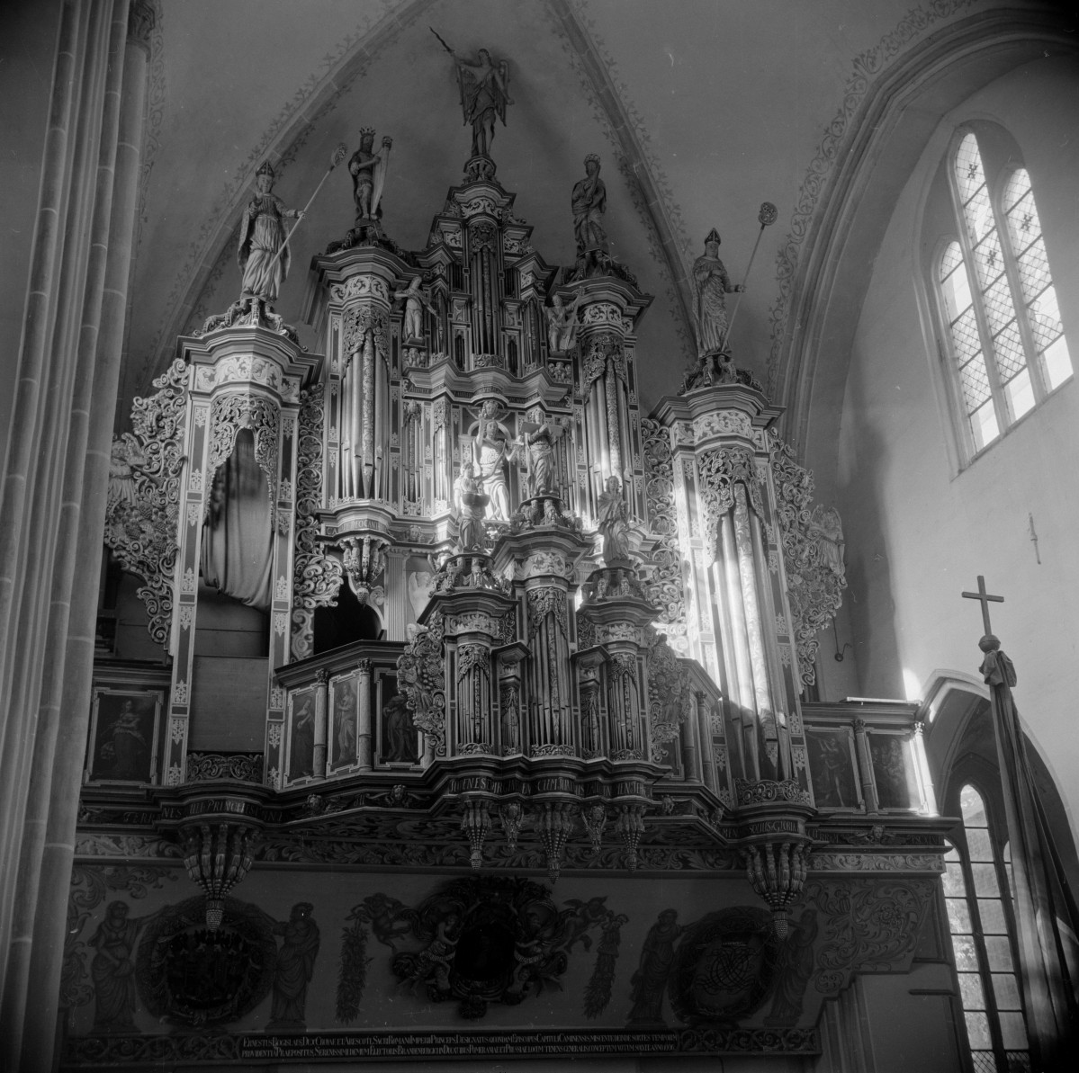 kościół pw. Najświętszej Marii Panny, św. Jana Chrzciciela i św. Faustyna z Brescii biskupa - wnętrze - organy, skan 1