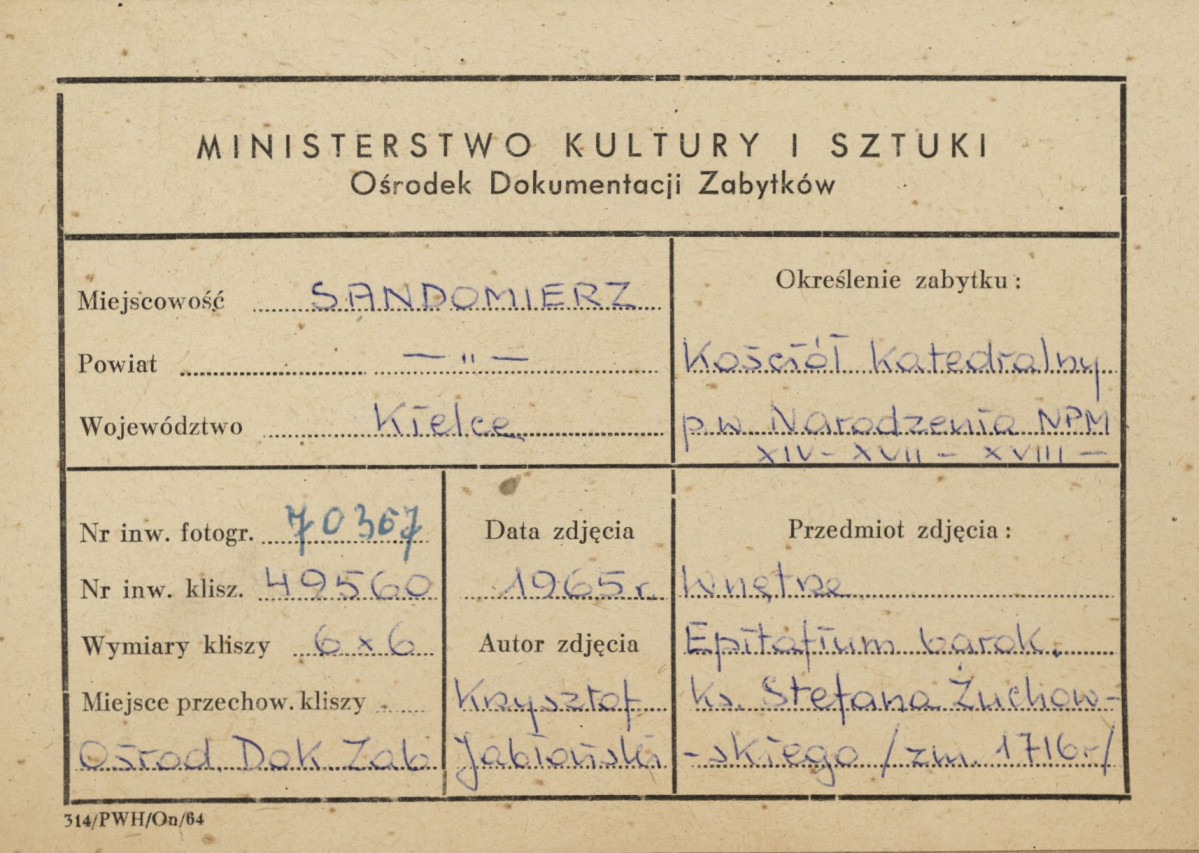  Katedra - wnętrze, widok epitafium ks. Stefana Żuchowskiego - metryczka, skan 1