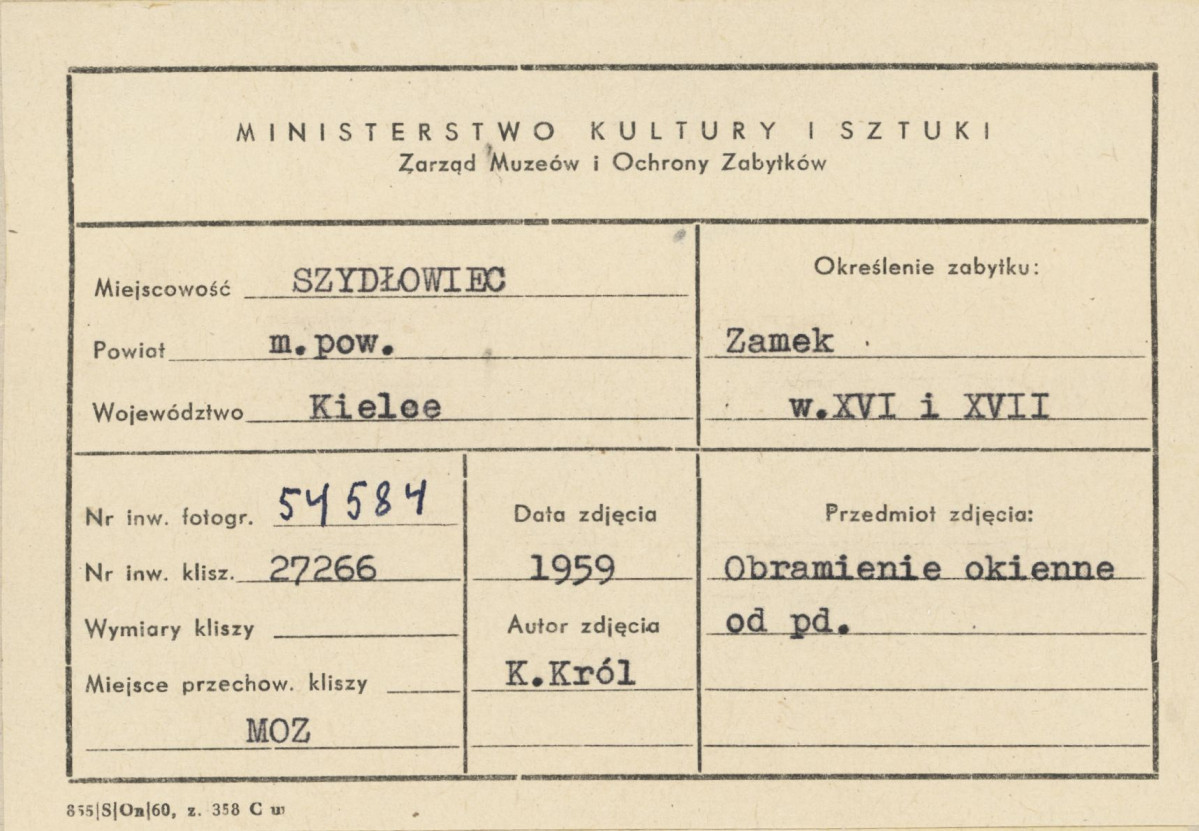 Zamek -  widok na obramienie okna  - metryczka    , skan 1