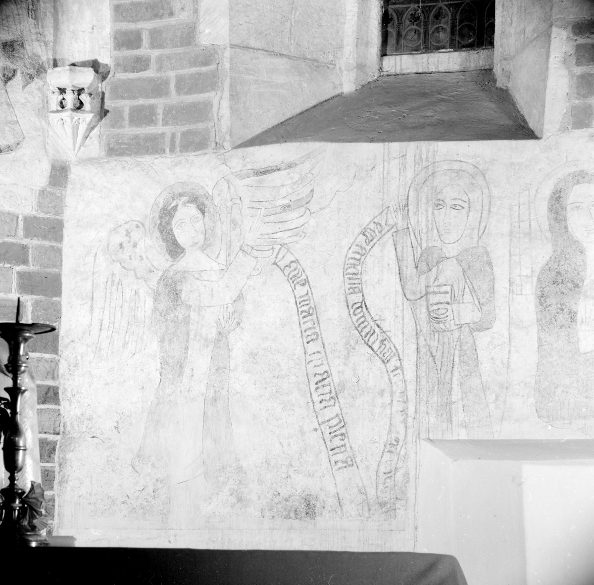 kościół pw. św. Mikołaja - wnętrze - prezbiterium - narożnik południowo - wschodni - fragment polichromii z Zwiastowaniem, skan 1