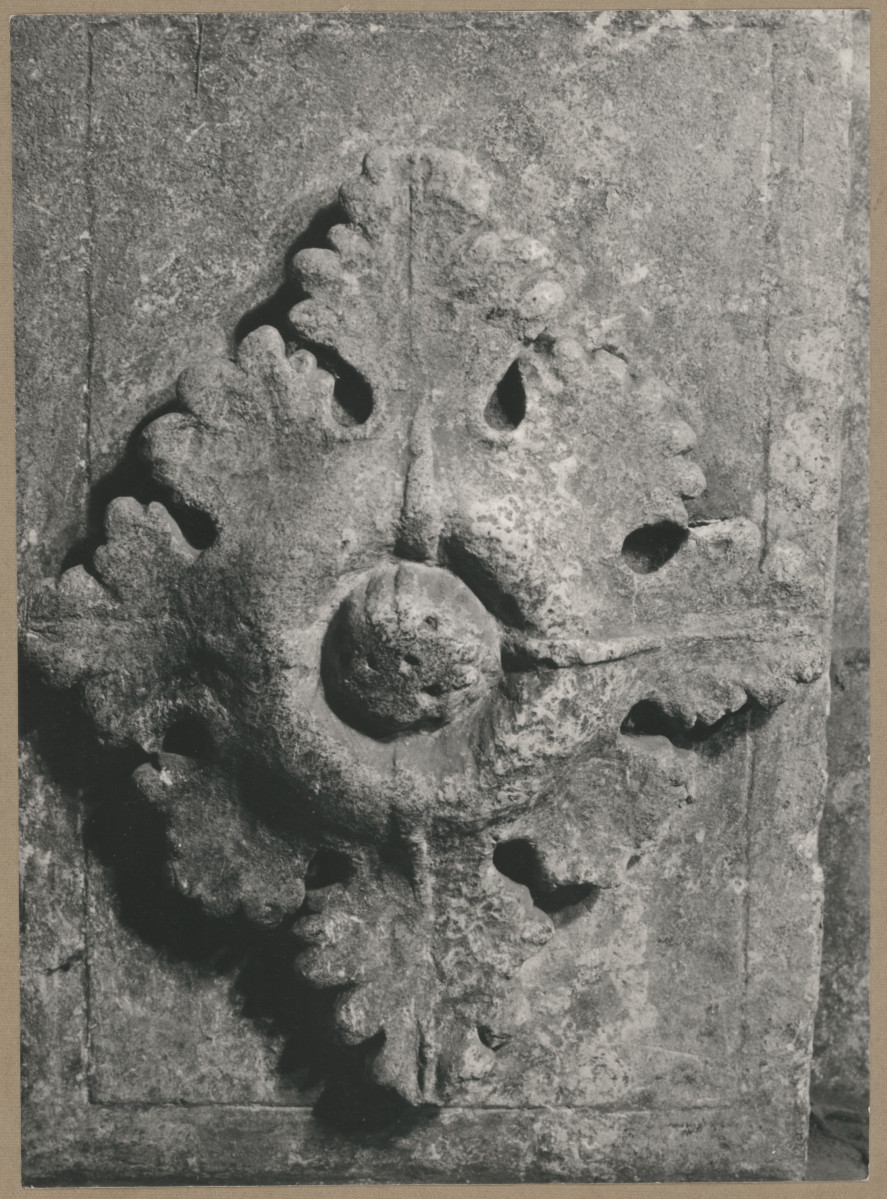 Kaplica Firlejów - portal - fragment dekoracji, skan 1